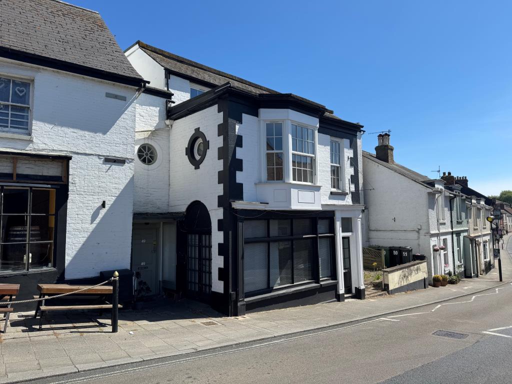 Lot: 54 - VILLAGE CENTRE COMMERCIAL PREMISES FOR INVESTMENT - Ground floor commercial unit